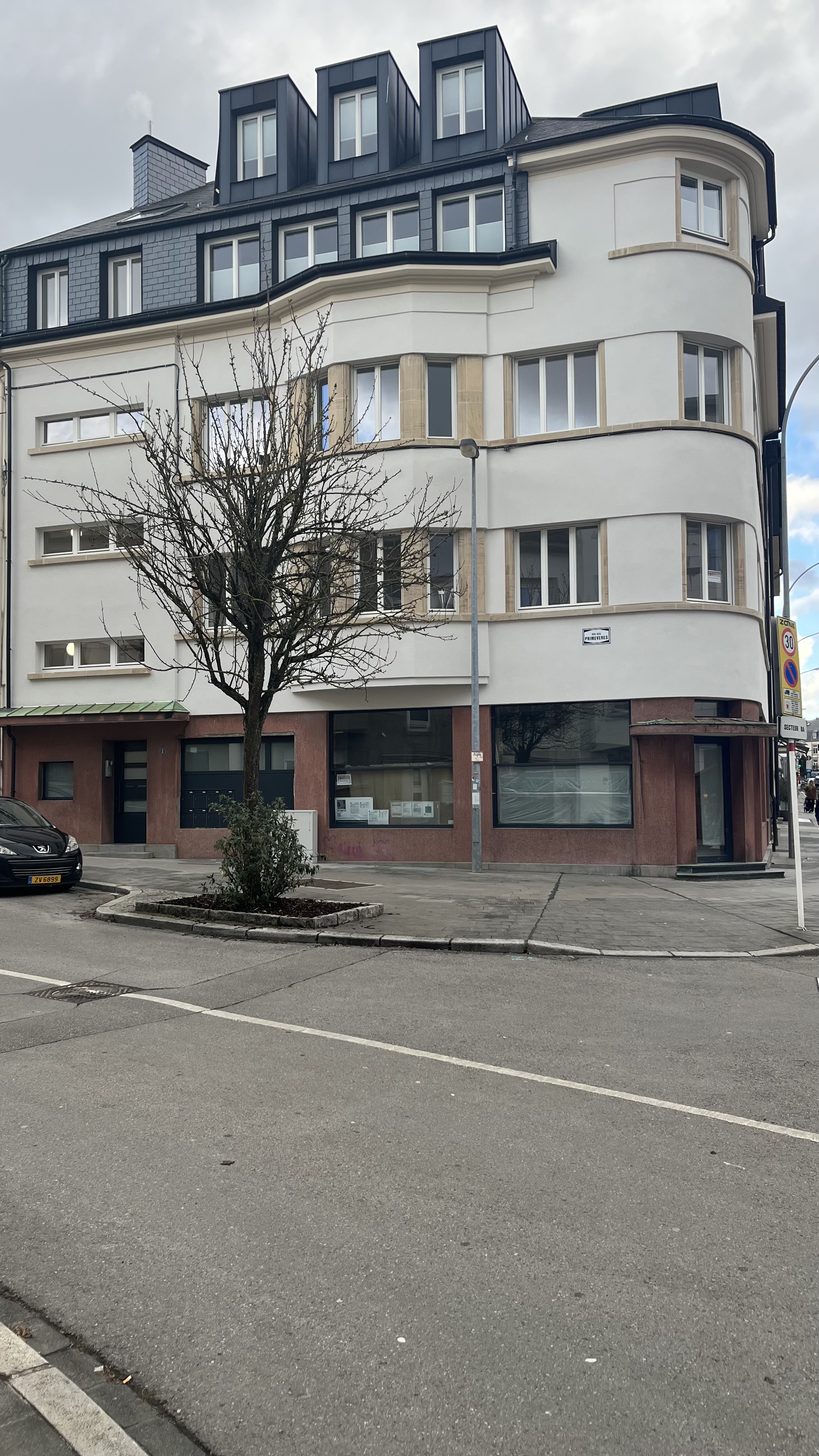 espace bureau de 100 M2 en face du parc Belair