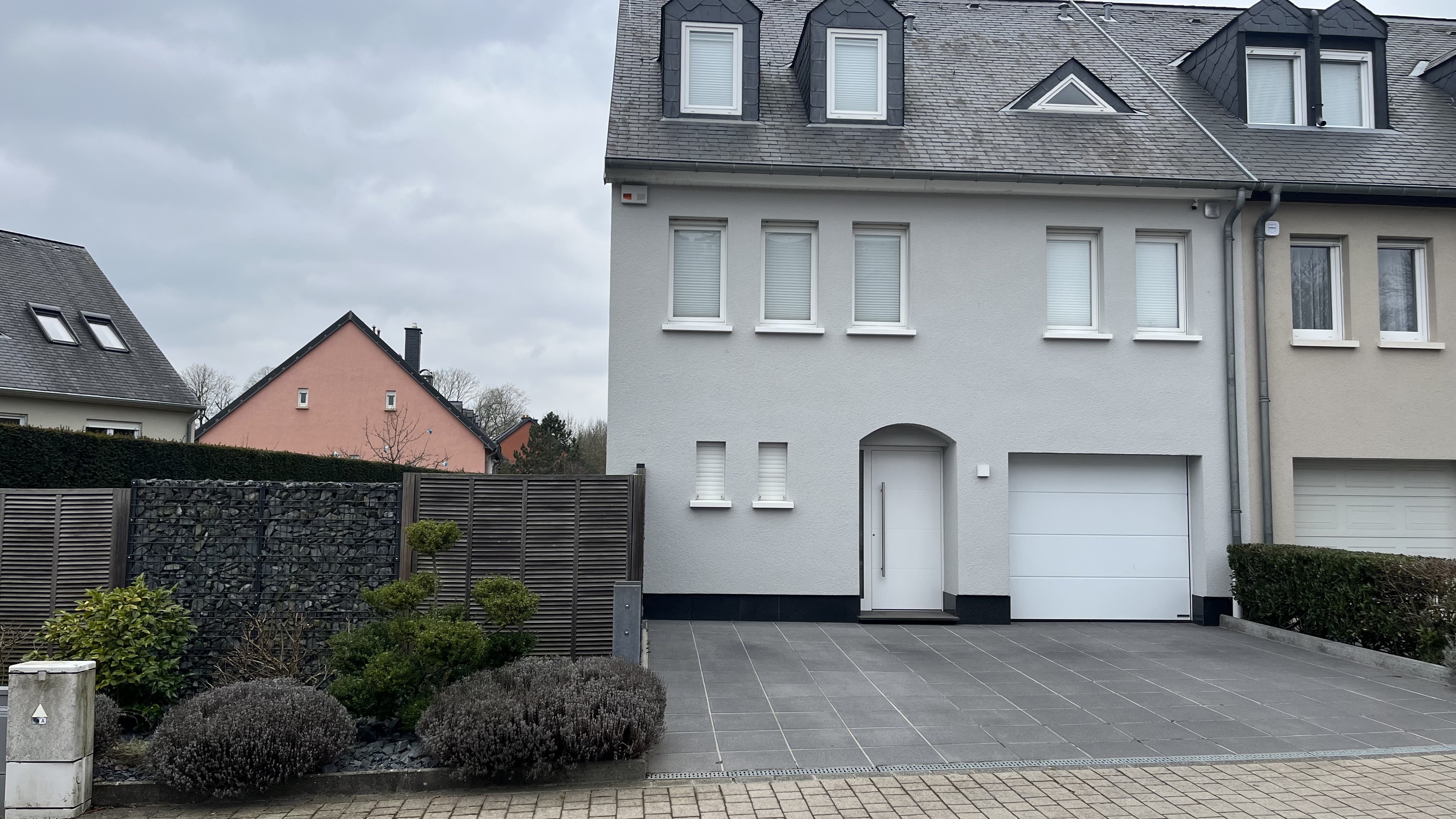 maison 5 chambres renovée dans un quartier residentiel de Bertrange